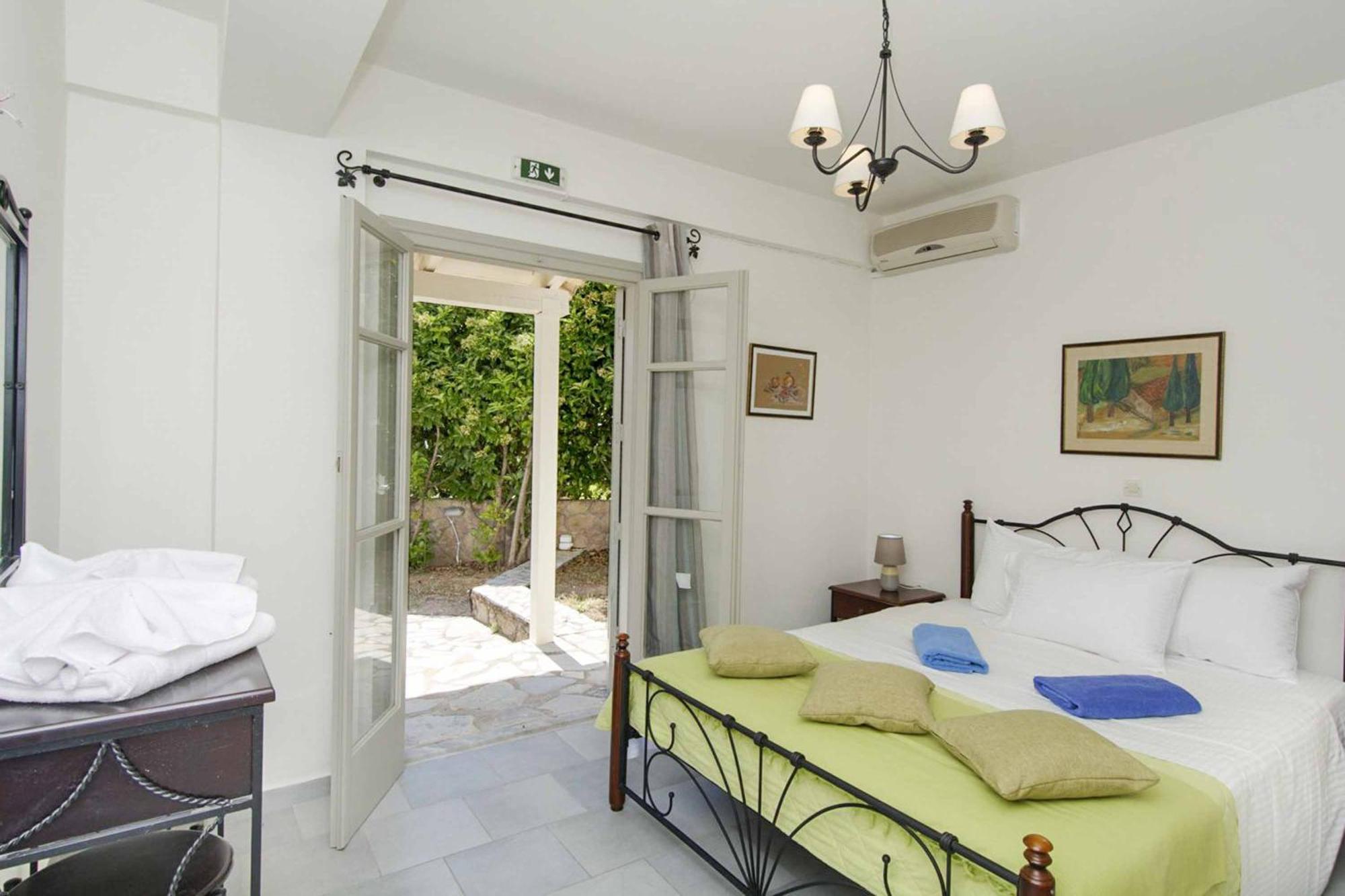 Villa Levanda Elia Pyrgos Bagian luar foto