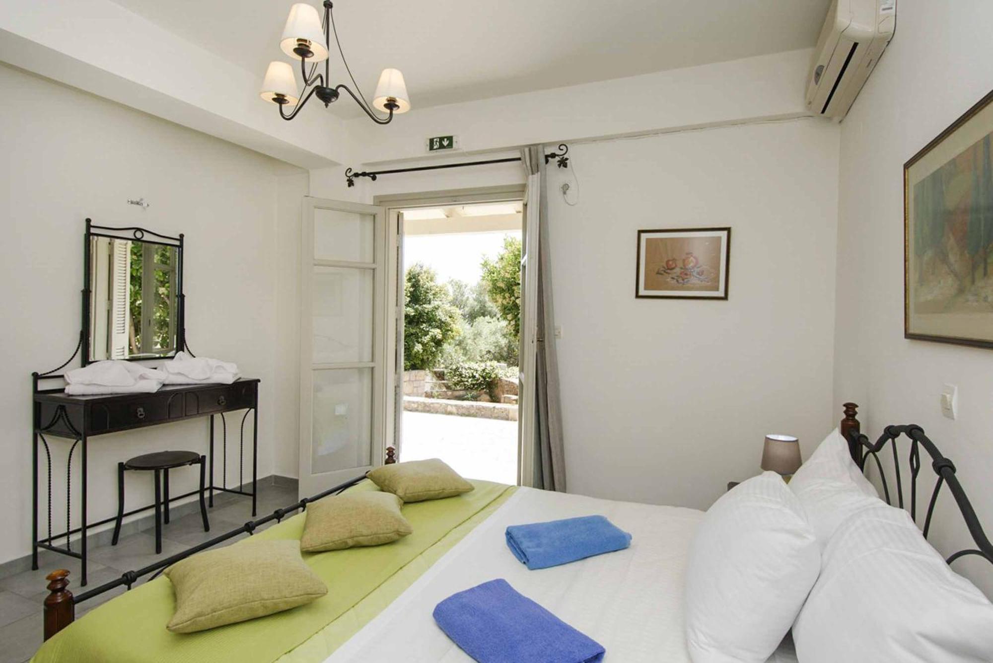 Villa Levanda Elia Pyrgos Bagian luar foto